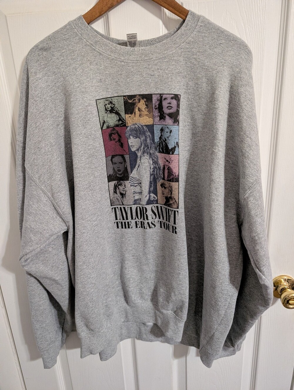 Taylor Swift Eras Tour Sweatshirt Gray Gildan Cotton Pullover Size 2XL